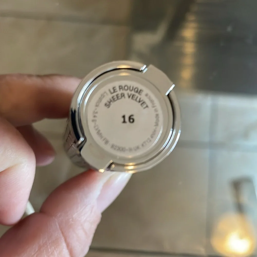 Givenchy Le rogue sheer velvet #16.